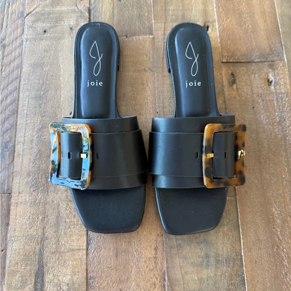 Joie Shoes - 🍃 NWOT Joie Paige Black Sandal with Tortoise Accent - Size 7